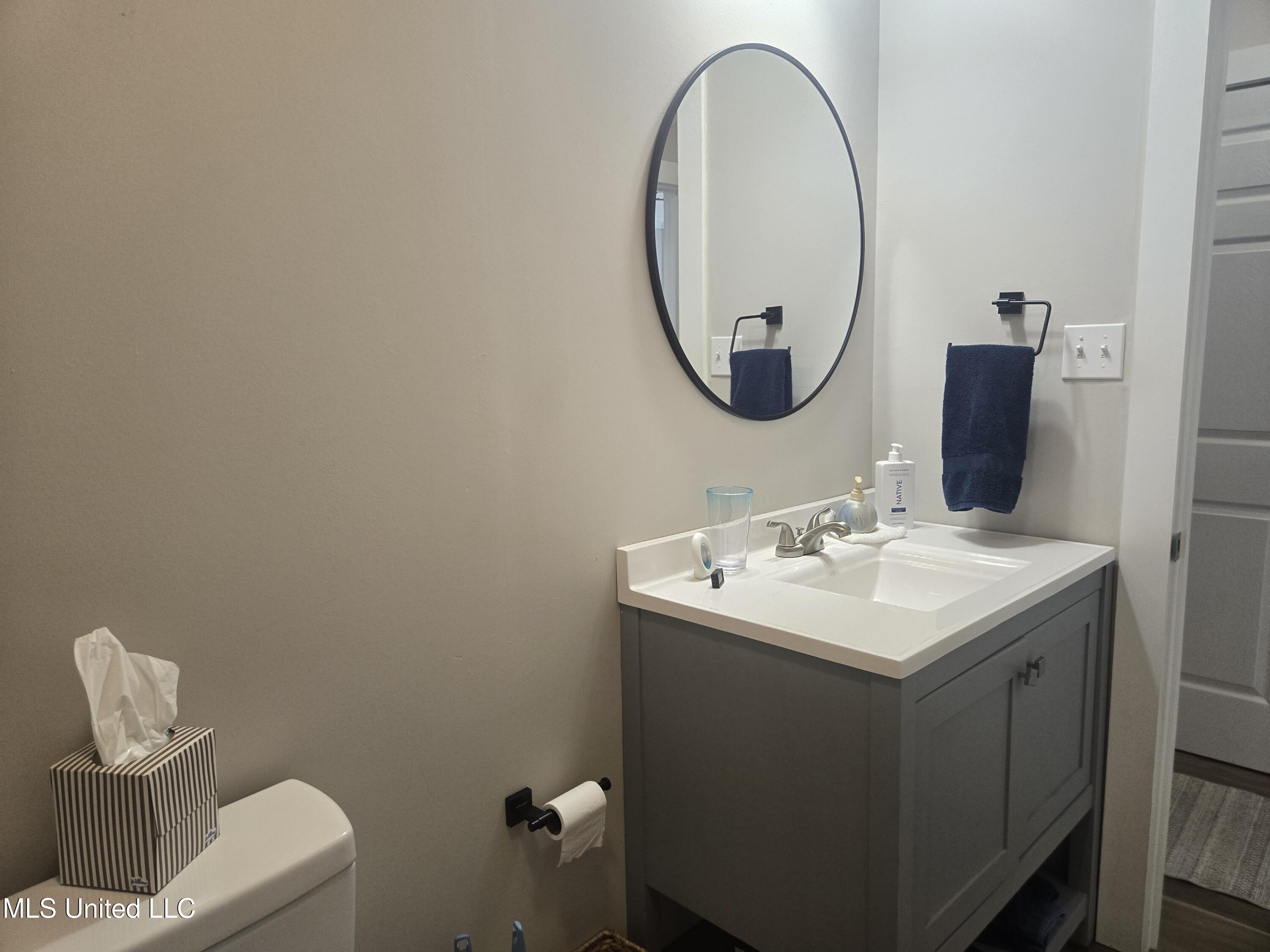 15593 Walter Smith Road Gulfport, MS 39503 - Photo 17 of 30 Hall Full Bath