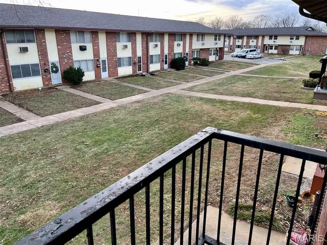 $42,500 | 7497 Hazelcrest Drive, Unit G, Hazelwood, MO 63042