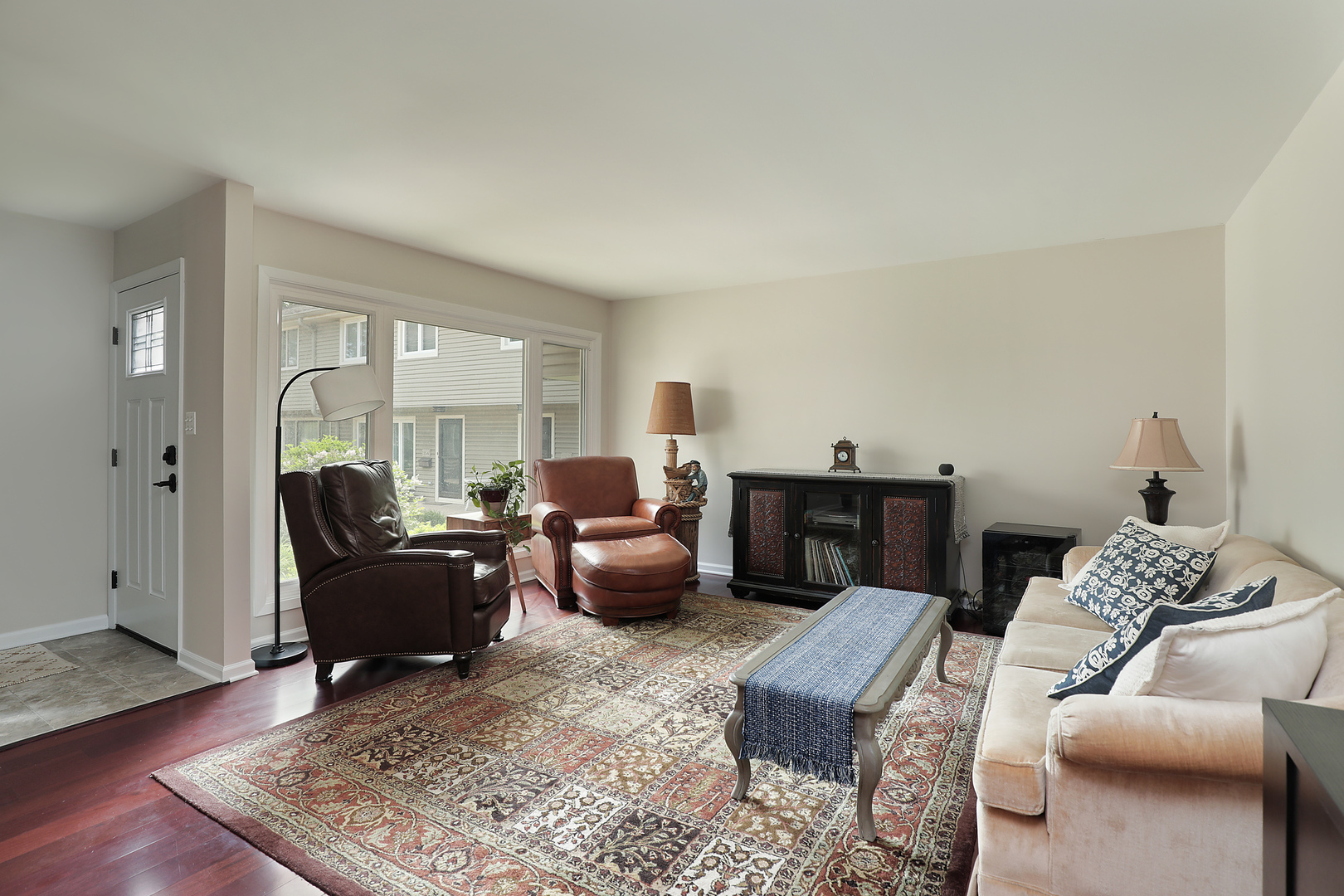 1148 Meadow Road Northbrook, IL 60062 - Photo 3 of 12