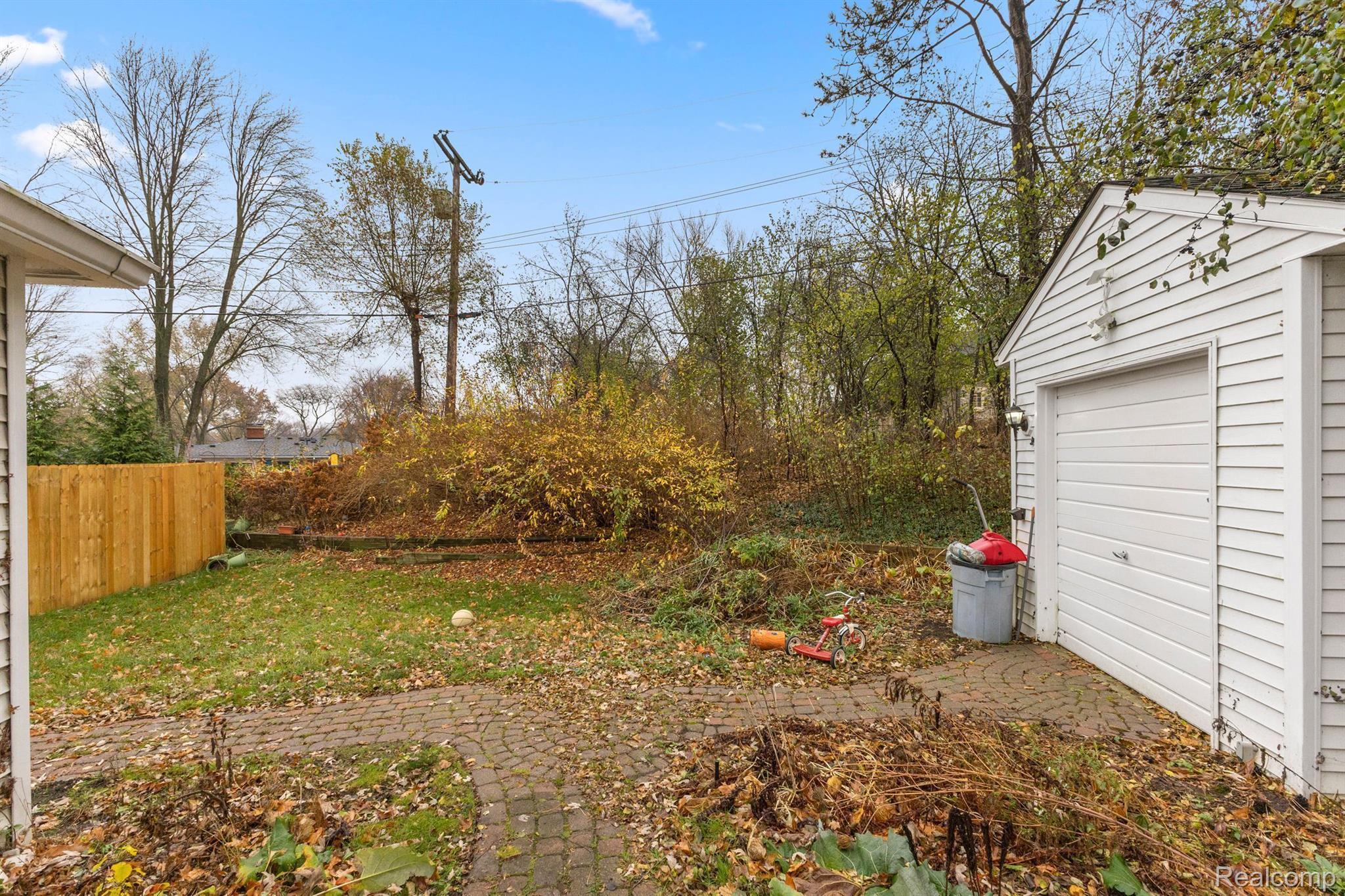 33930 Playview Court Farmington, MI 48331 - Photo 48 of 49 Gallery Image 48