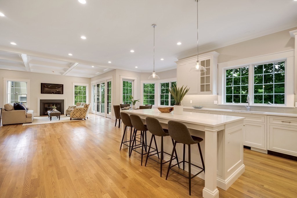 40 Voss Terrace Newton, MA 02459 - Photo 5 of 35