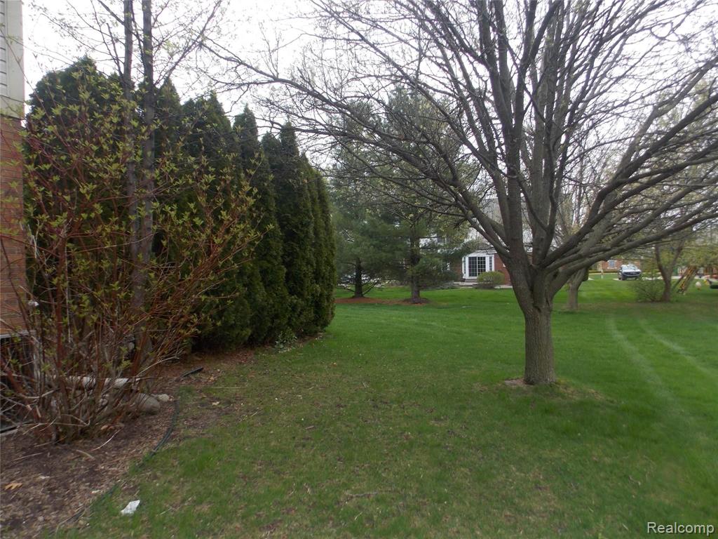 3967 May Center Road Lake Orion, MI 48360 - Photo 2 of 29