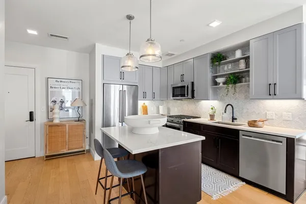 $685,000 | 287 Maverick Street, Unit 201, Boston, MA 02128