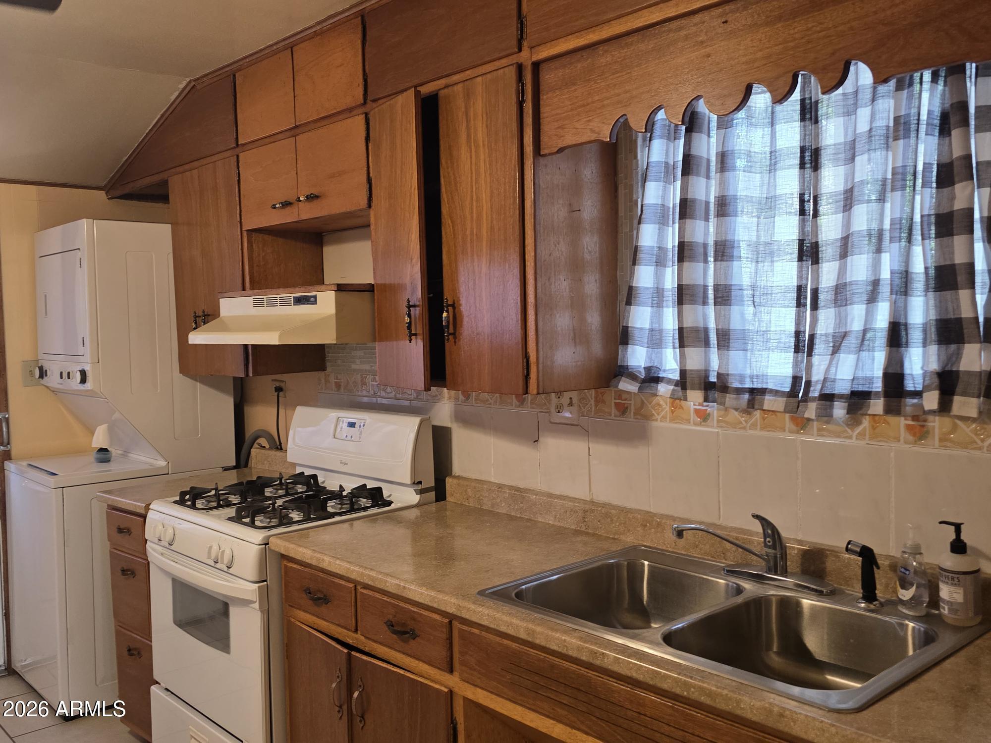 1236 East 13th Street Douglas, AZ 85607 - Photo 11 of 31 1236 13th kitchen sink
