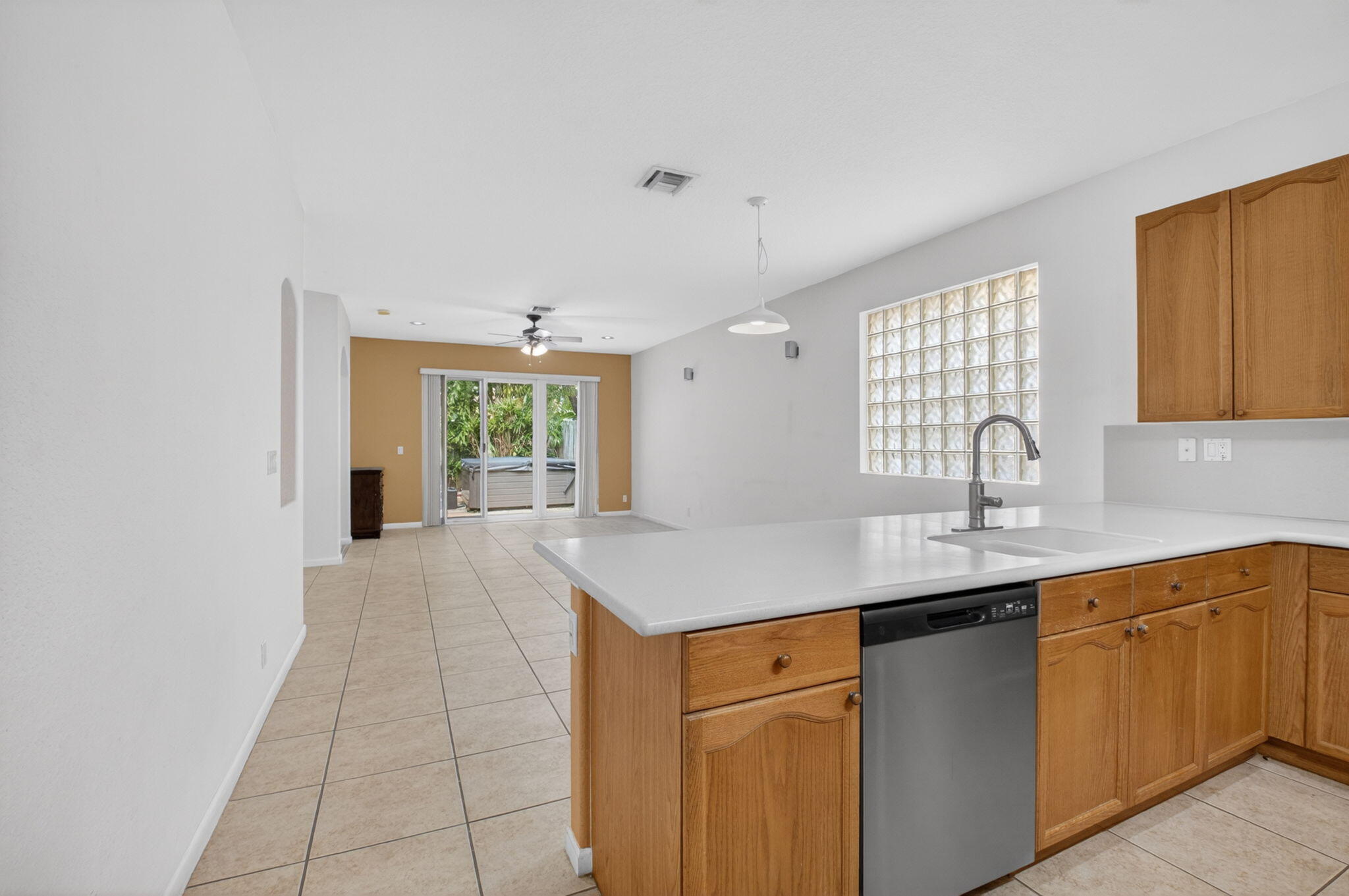 5049 Sancerre Circle Lake Worth, FL 33463 - Photo 10 of 48 11-web-or-mls-DSC_1449