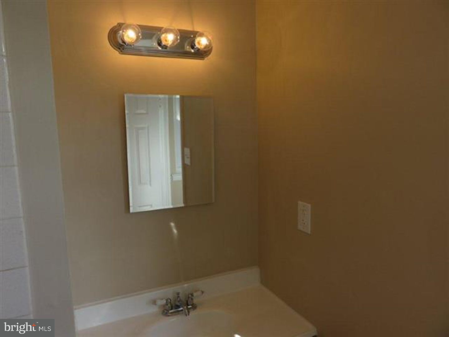 403 Rennard Street Philadelphia, PA 19116 - Photo 14 of 16 Gallery Image 14