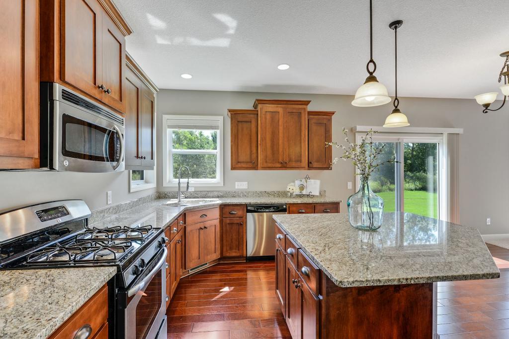 3448 Ridgestone Way Woodbury, MN 55129 - Photo 15 of 31