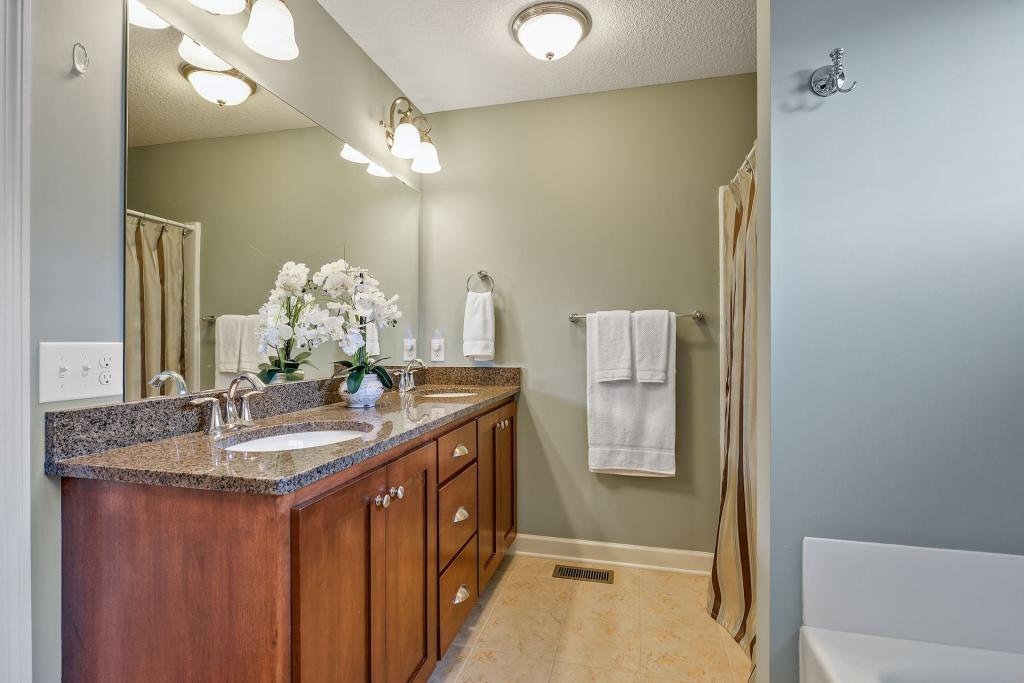 3448 Ridgestone Way Woodbury, MN 55129 - Photo 21 of 31