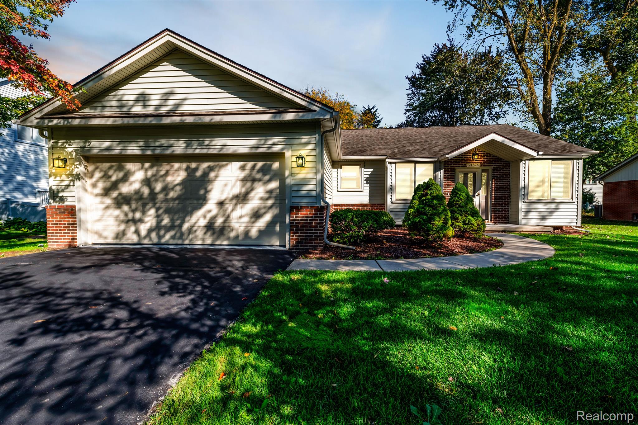 21576 Ruth Street Farmington, MI 48336 - Photo 2 of 32 Gallery Image 2