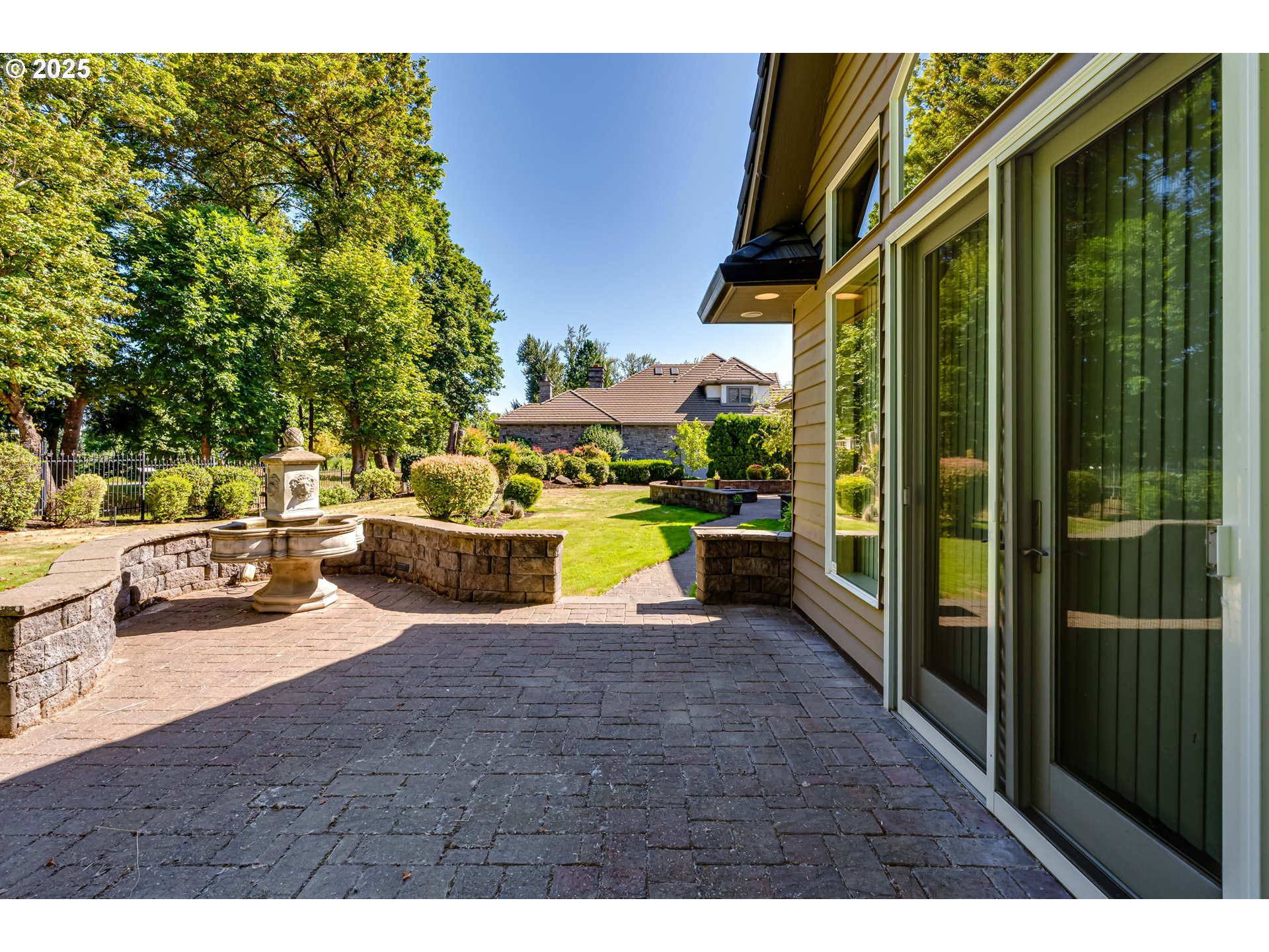 2874 Riverwalk Loop Eugene, OR 97401 - Photo 42 of 48 a view of an outdoor space and a patio