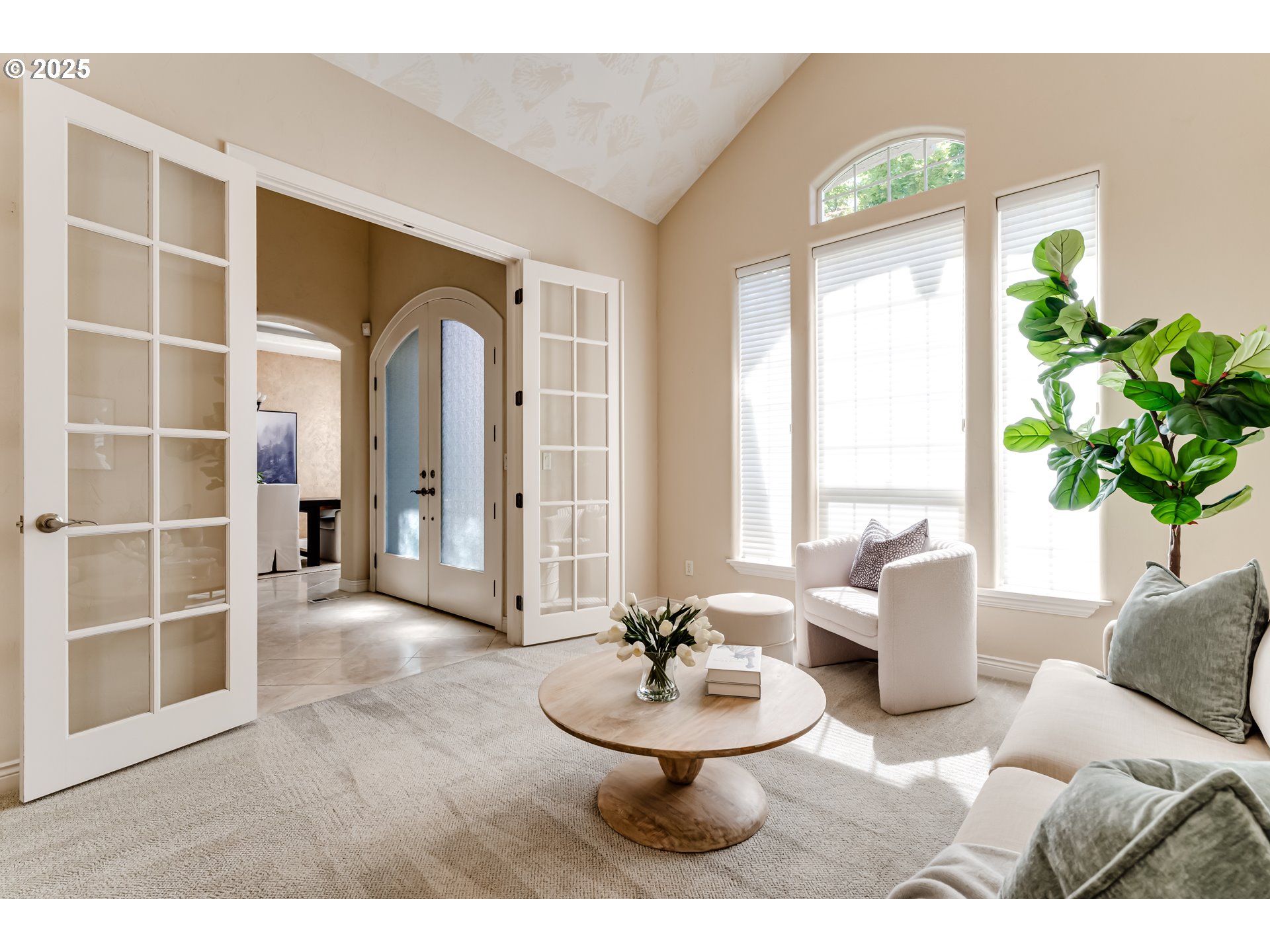 2874 Riverwalk Loop Eugene, OR 97401 - Photo 6 of 48 a living room with furniture and a potted plant