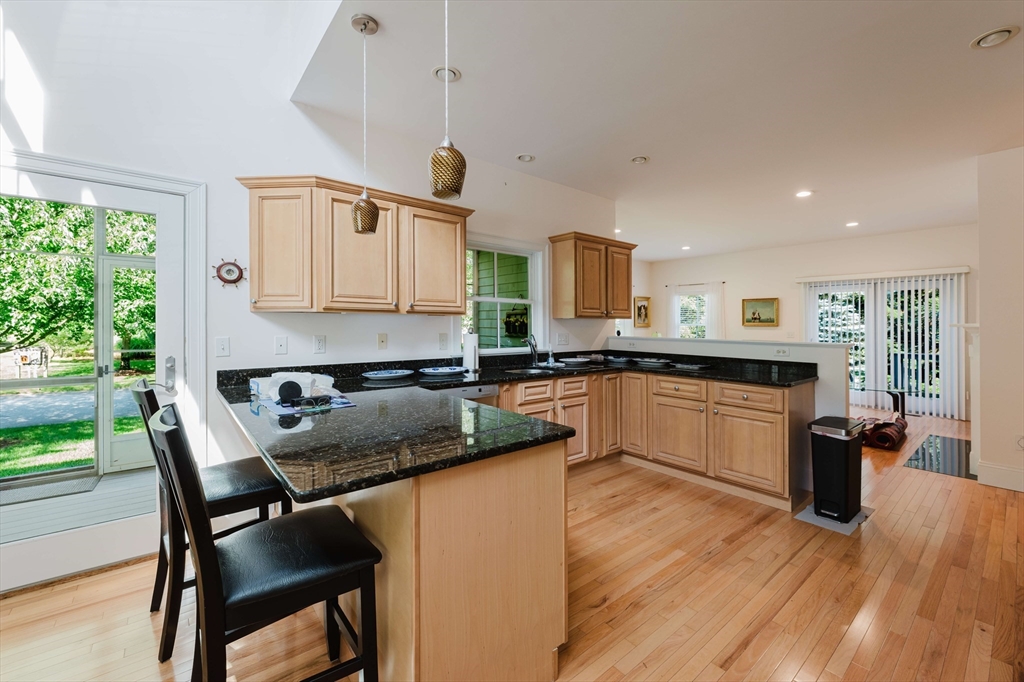 14 Hathaway Pond Circle, Unit 14 Rochester, MA 02770 - Photo 7 of 41