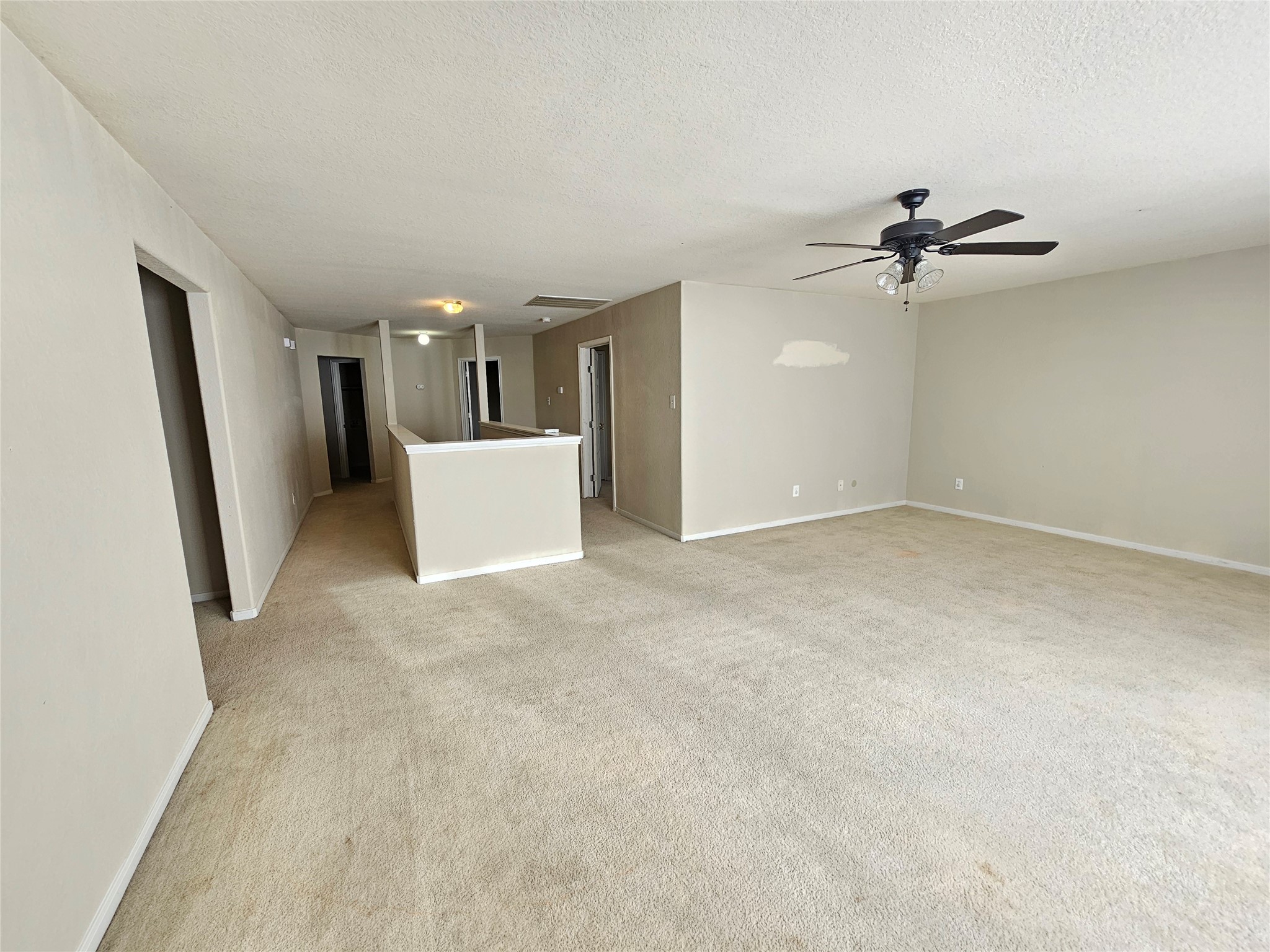 11015 Walkup Way Houston, TX 77044 - Photo 15 of 26 Upstairs game area