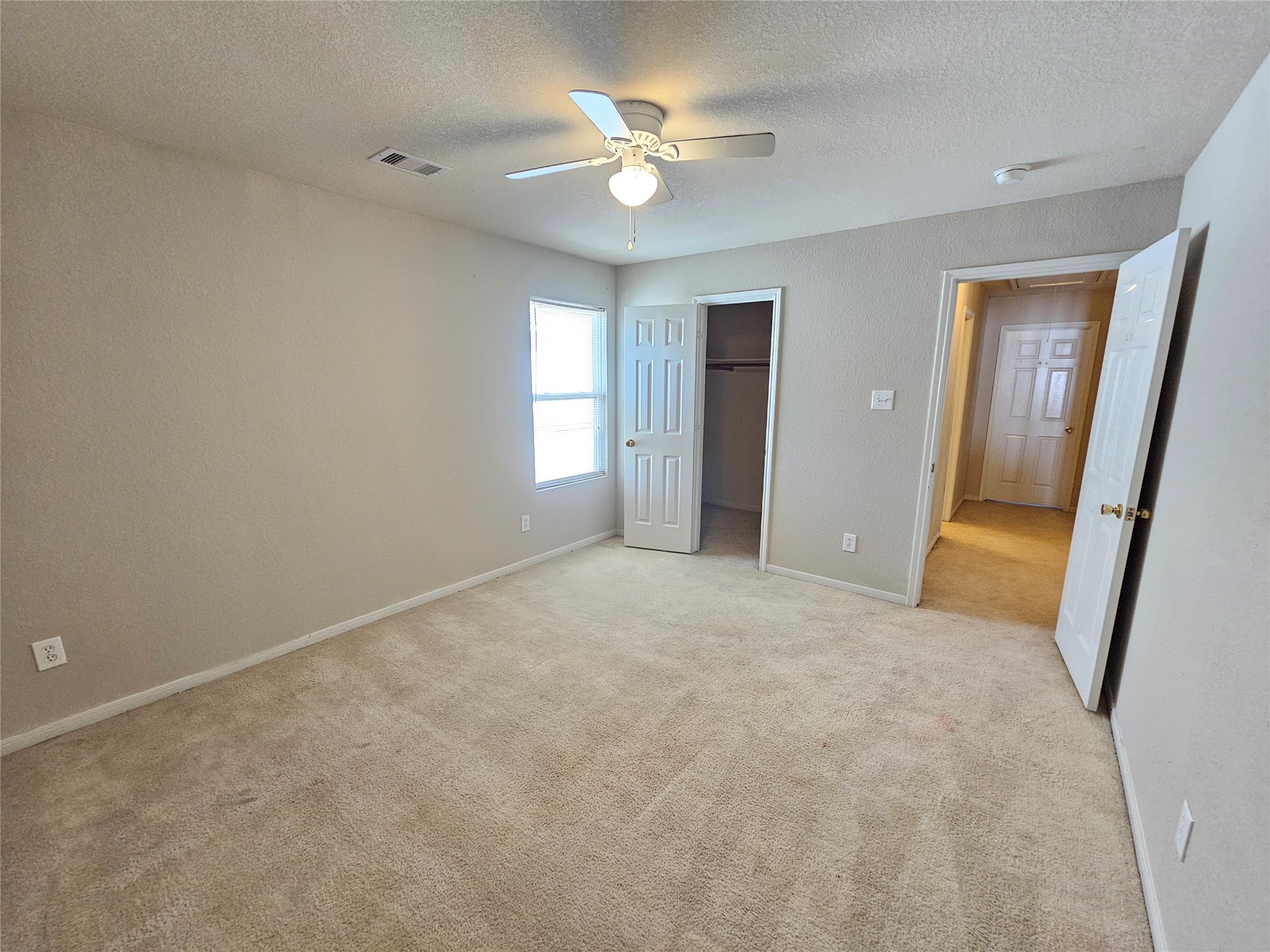 11015 Walkup Way Houston, TX 77044 - Photo 17 of 26 2nd bedroom