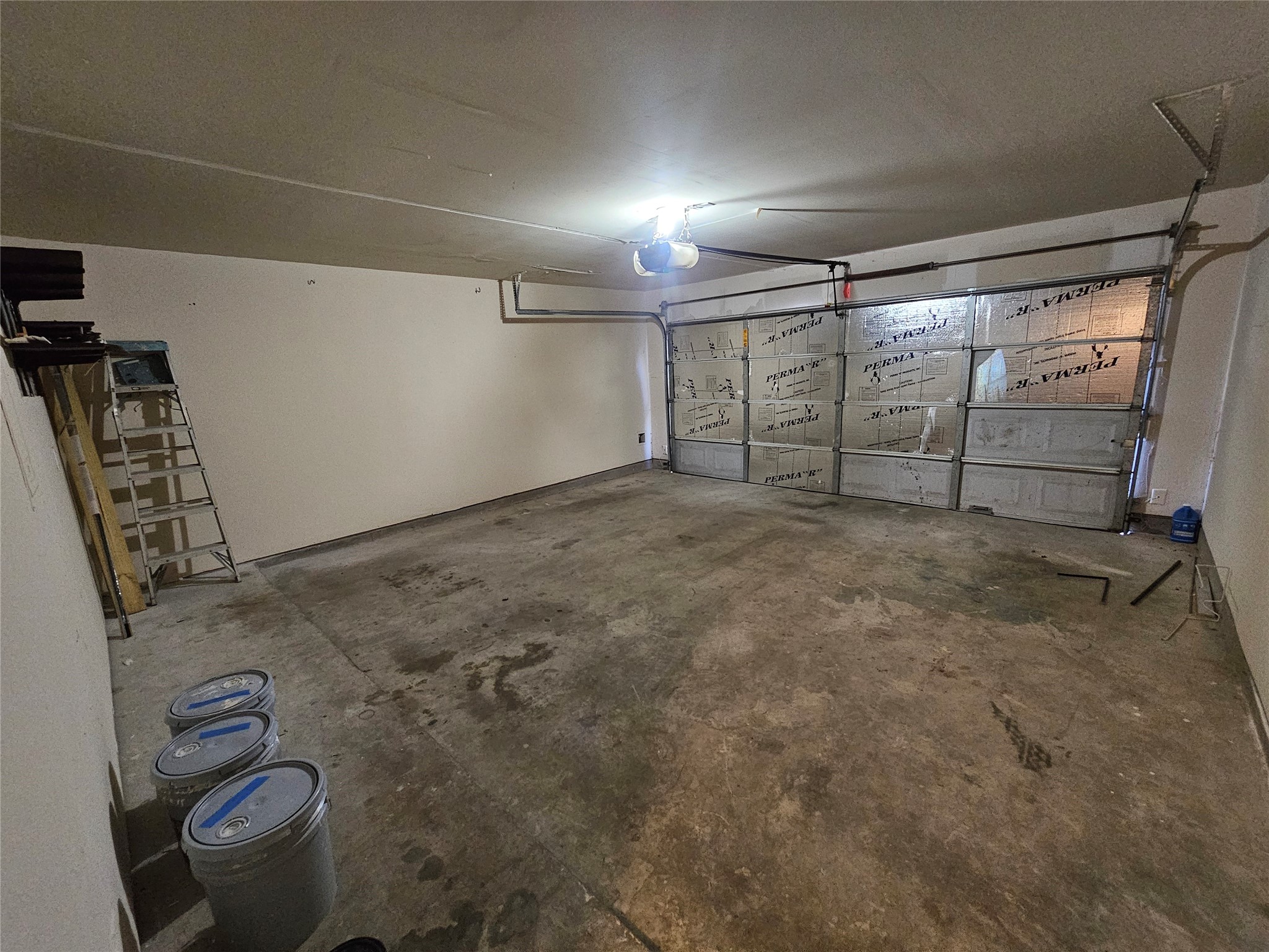 11015 Walkup Way Houston, TX 77044 - Photo 26 of 26 2 car garage