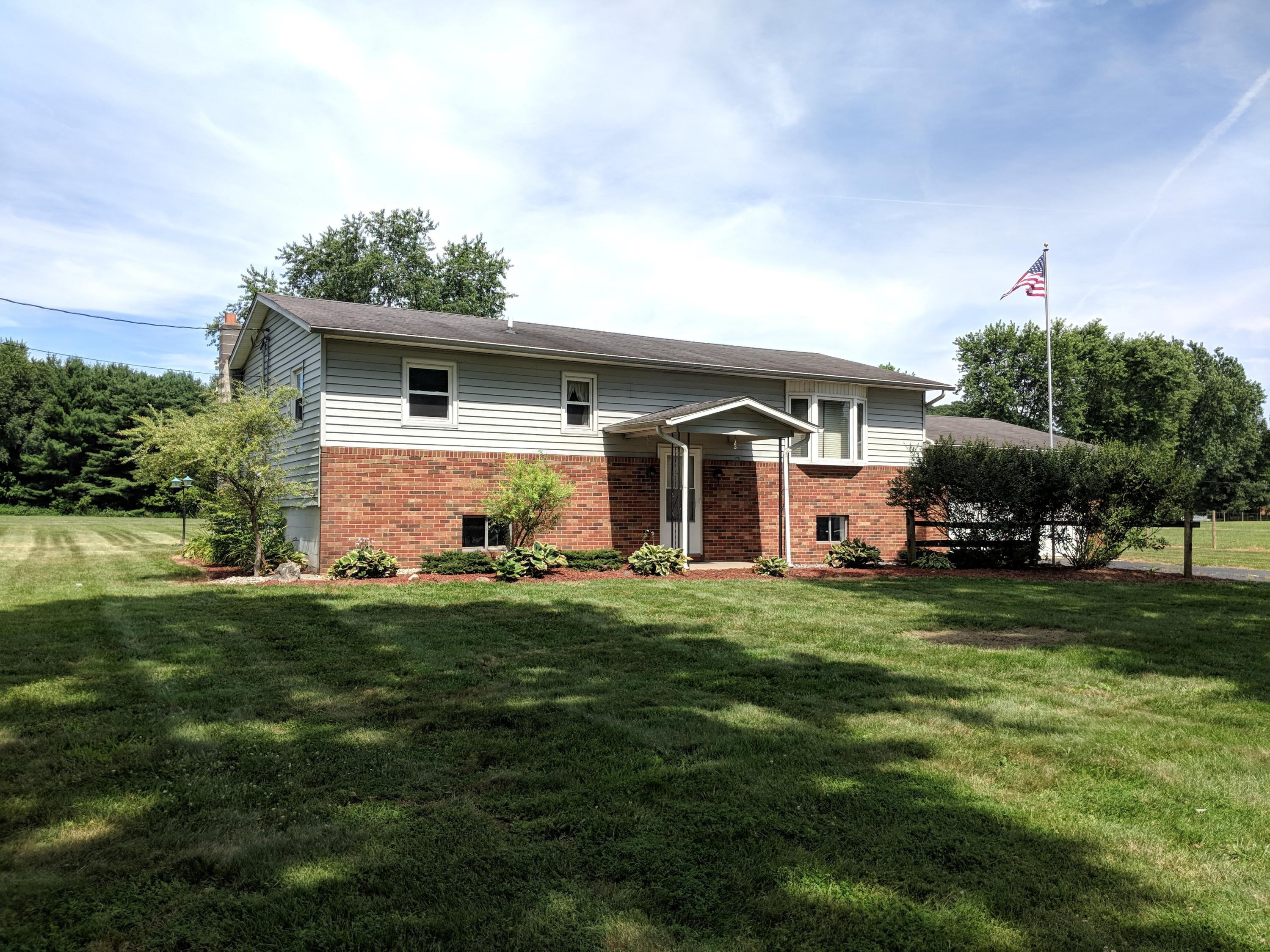 2370 Sugar Grove Road Southeast Lancaster, OH 43130 - Photo 3 of 38 Gallery Image 3