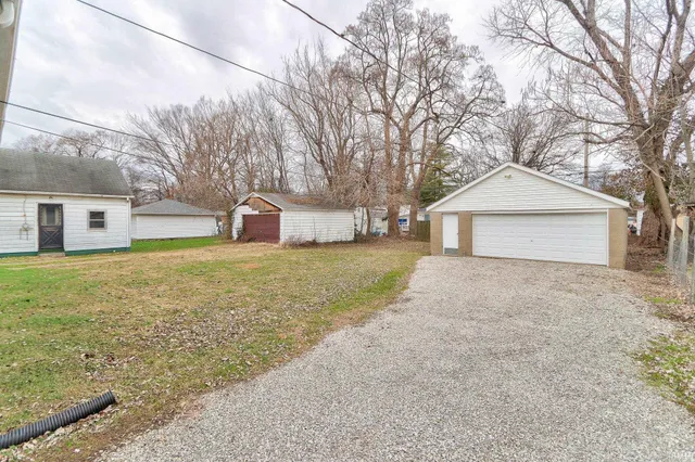 $118,500 | 2116 East Riverside Drive, Evansville, IN 47714