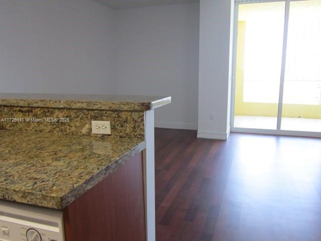 170 Southeast 14th Street, Unit 2306 Miami, FL 33131 - Photo 4 of 32