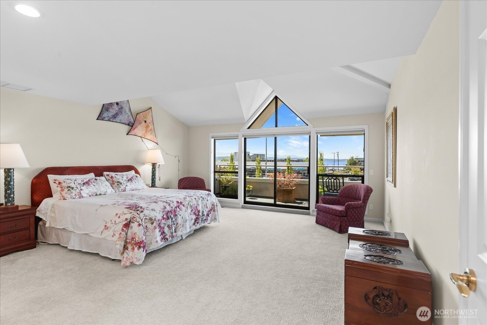 110 James Street, Unit 302 Edmonds, WA 98020 - Photo 15 of 34