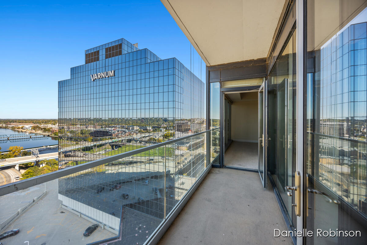 335 Bridge Street Northwest, Unit 1503 Grand Rapids, MI 49504 - Photo 19 of 32 IMG_1016