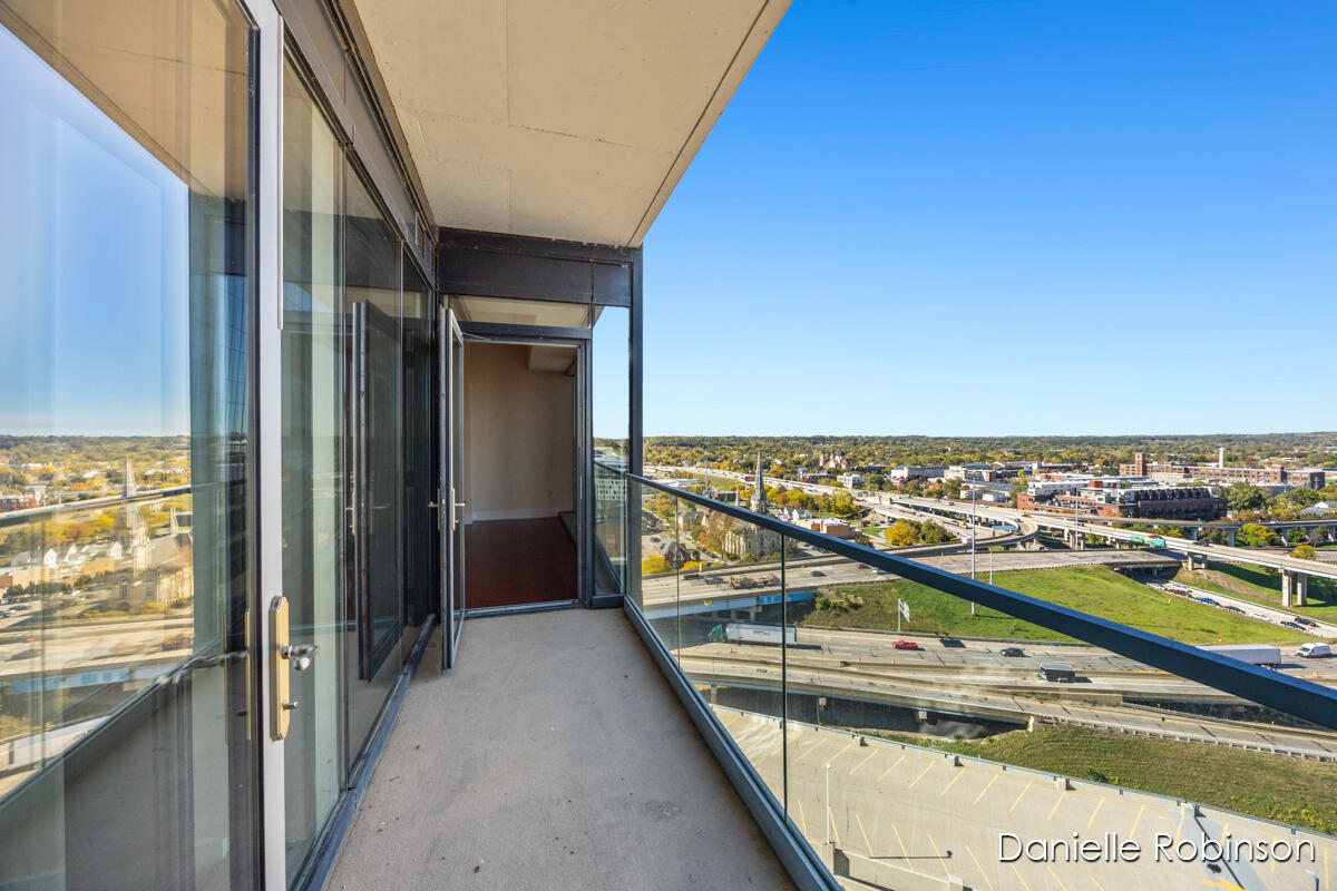 335 Bridge Street Northwest, Unit 1503 Grand Rapids, MI 49504 - Photo 20 of 32 IMG_1017
