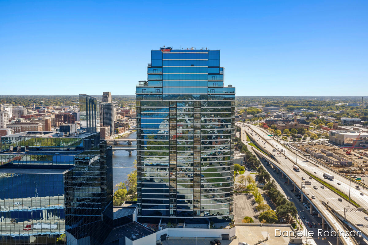 335 Bridge Street Northwest, Unit 1503 Grand Rapids, MI 49504 - Photo 29 of 32 IMG_1020