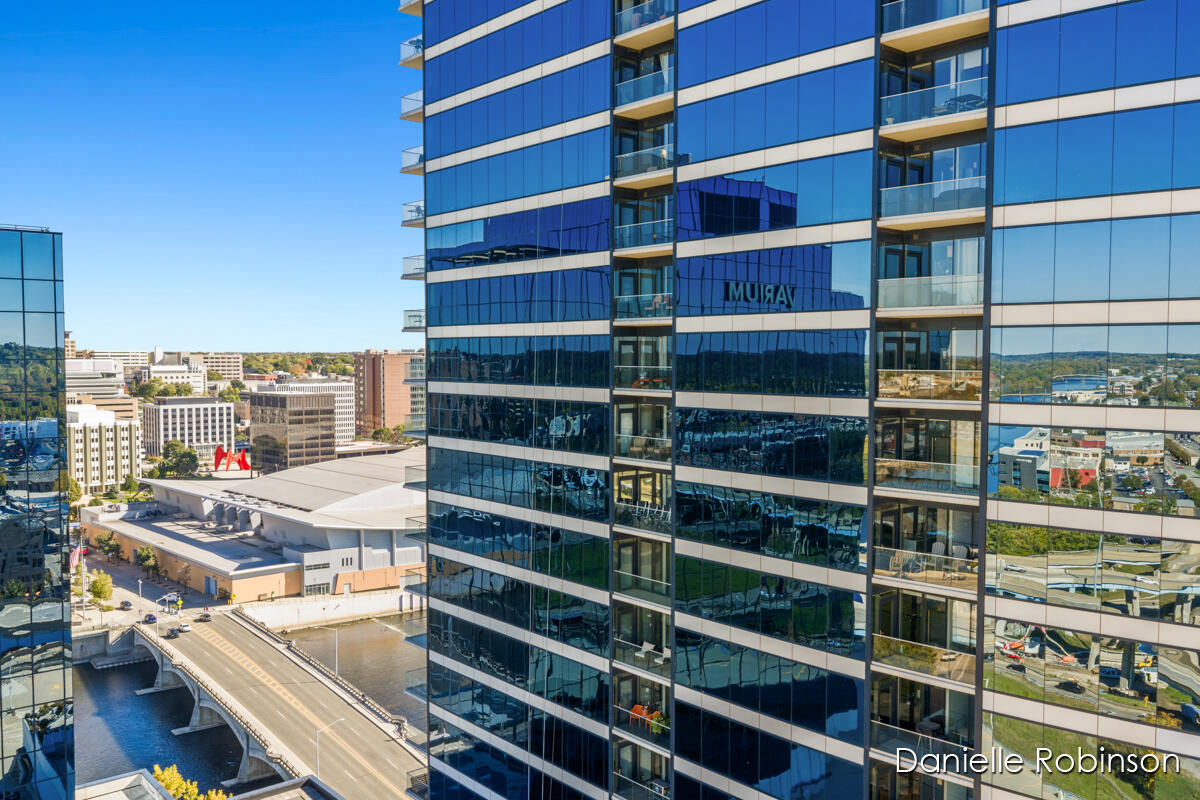 335 Bridge Street Northwest, Unit 1503 Grand Rapids, MI 49504 - Photo 31 of 32 IMG_1023
