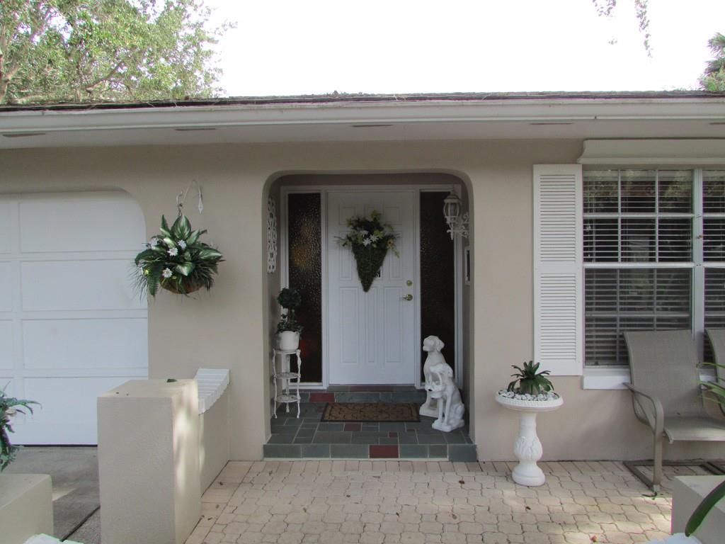 296 Holly Road Vero Beach, FL 32963 - Photo 2 of 35 Gallery Image 2