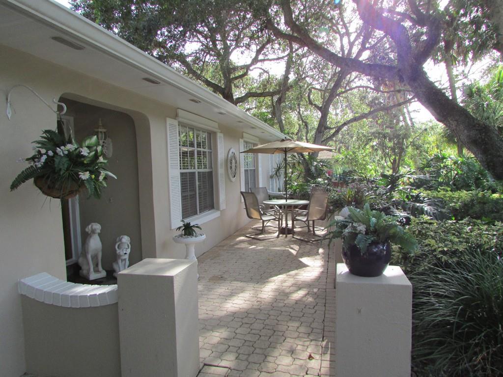 296 Holly Road Vero Beach, FL 32963 - Photo 4 of 35 Gallery Image 4