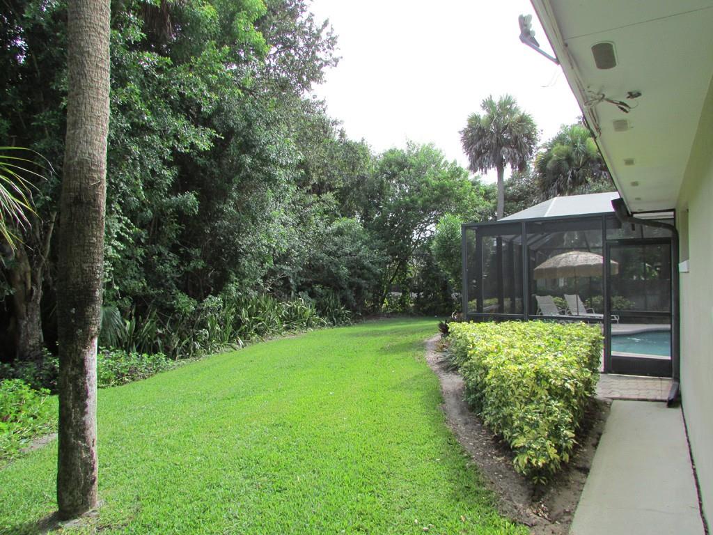 296 Holly Road Vero Beach, FL 32963 - Photo 9 of 35 Gallery Image 9