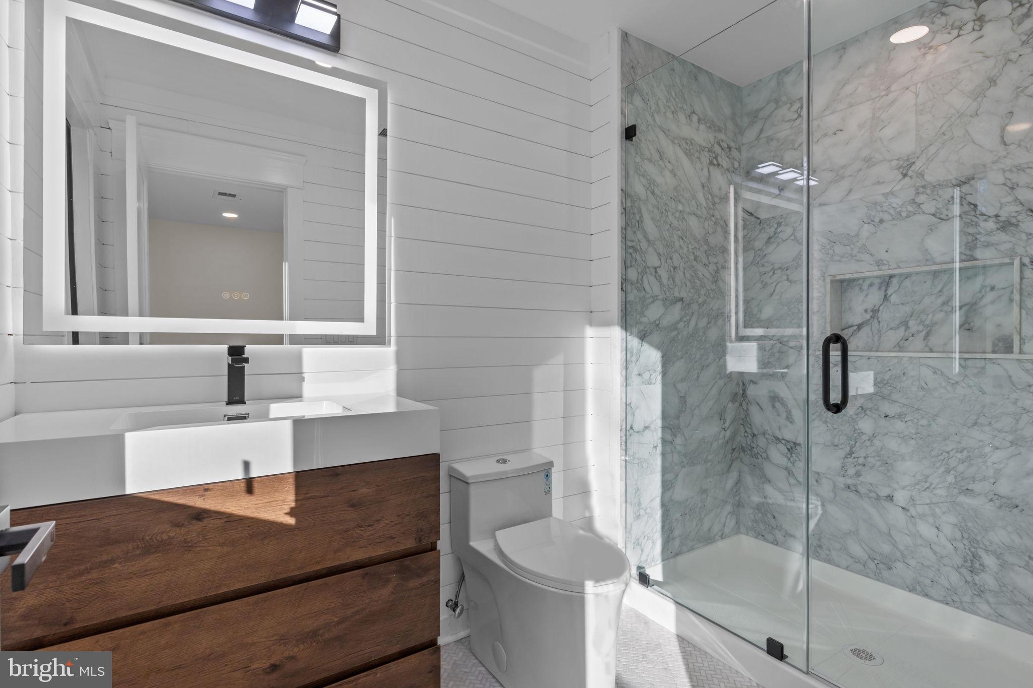 348 Pineville Road Newtown, PA 18940 - Photo 28 of 43 Full en suite bathroom for bedroom #3