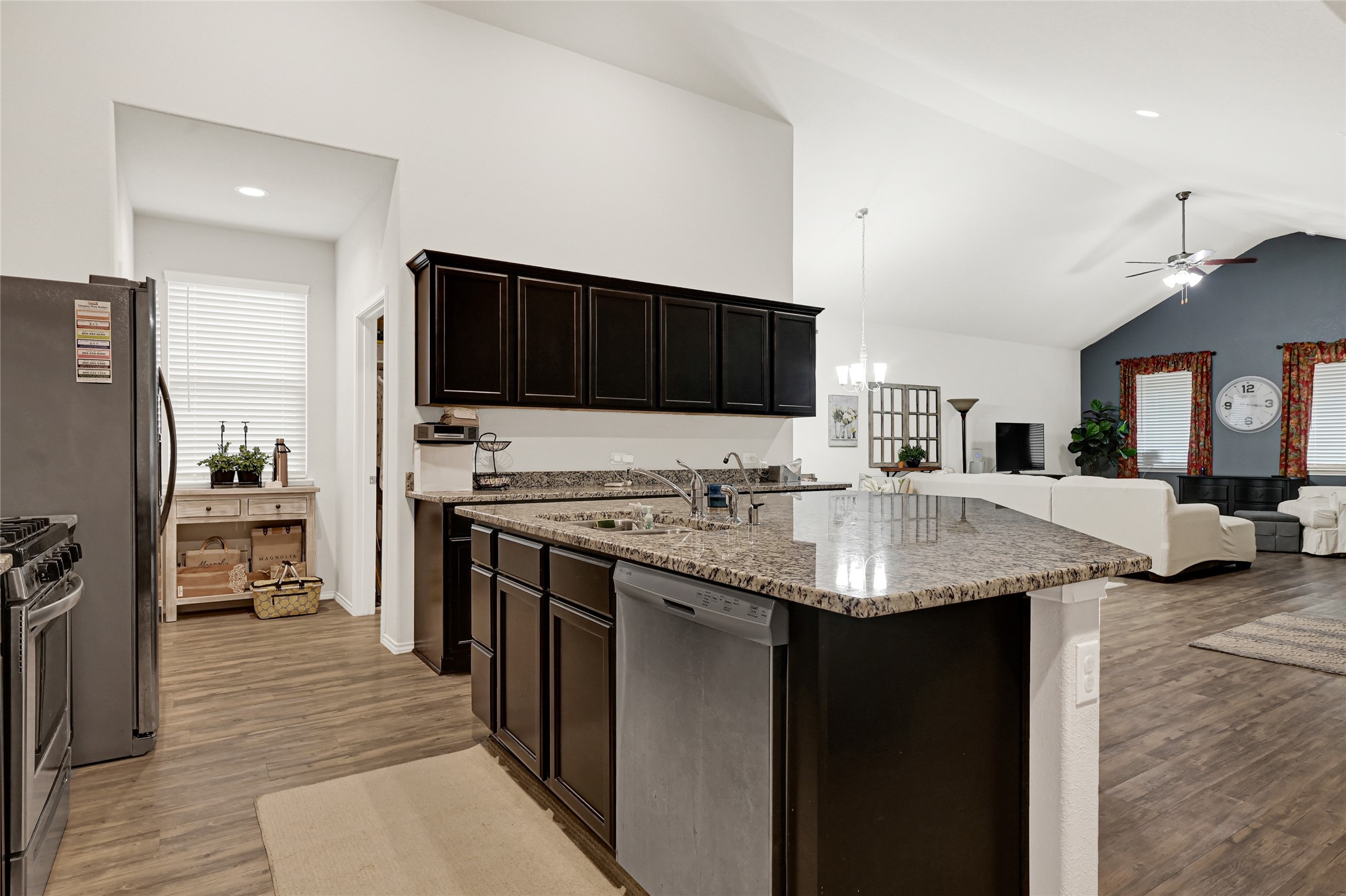 7830 London Tower Lane Houston, TX 77044 - Photo 4 of 27