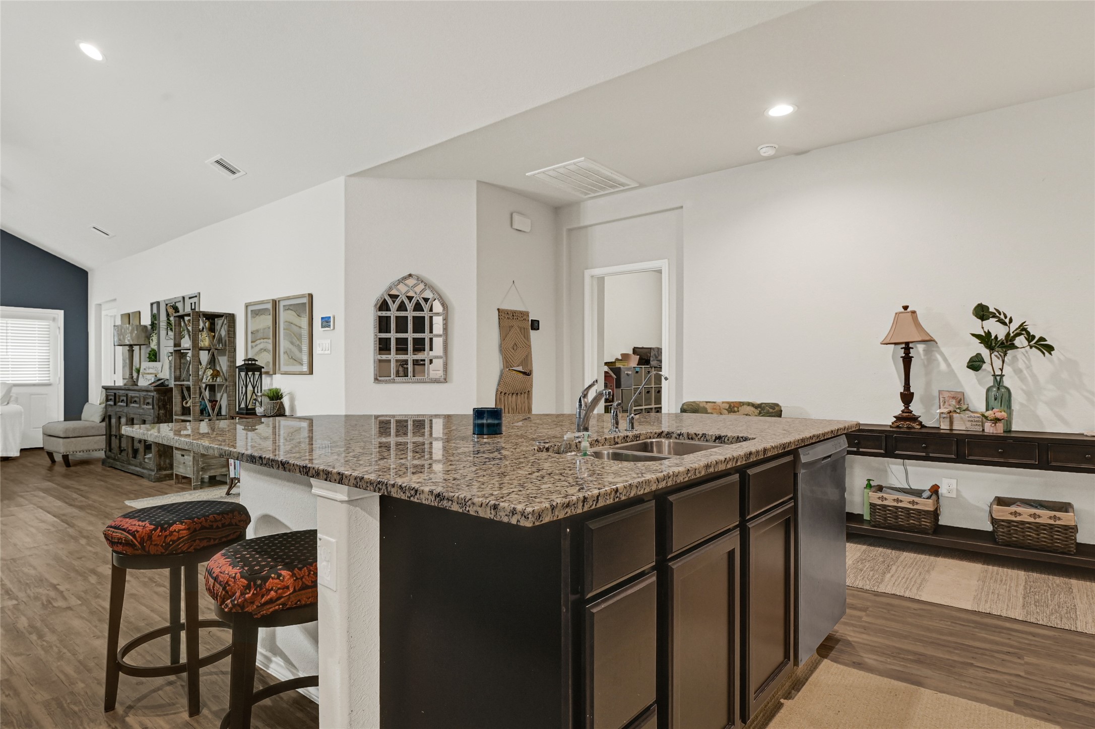 7830 London Tower Lane Houston, TX 77044 - Photo 5 of 27