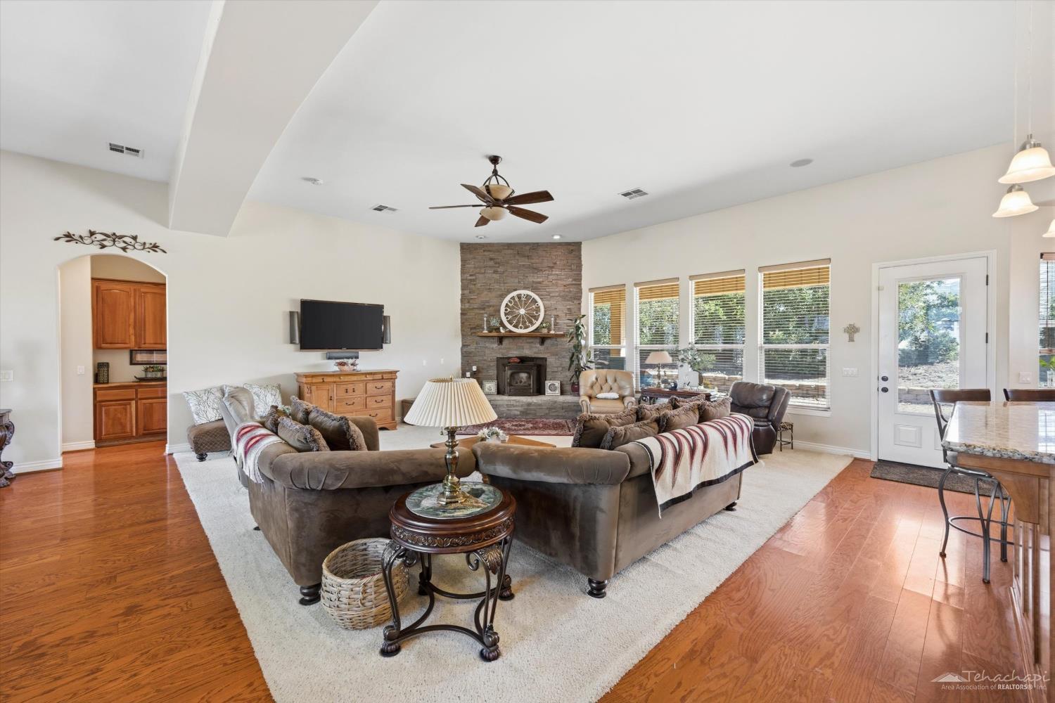20475 Pinon Canyon Road Tehachapi, CA 93561 - Photo 18 of 55 Gallery Image 18