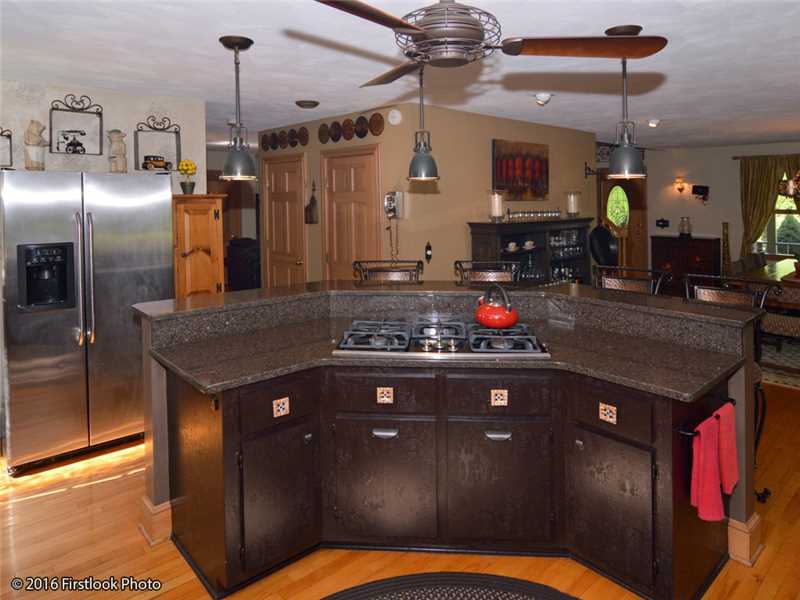 794 Great Road Lincoln, RI 02865 - Photo 6 of 25 Kitchen.
