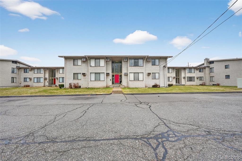 32684 Mound Road, Unit 3 Warren, MI 48092 - Photo 2 of 9