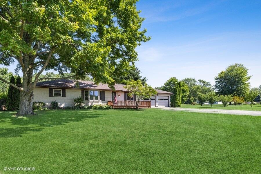 3955 Snow Road Bridgman, MI 49106 - Photo 2 of 43 Exterior