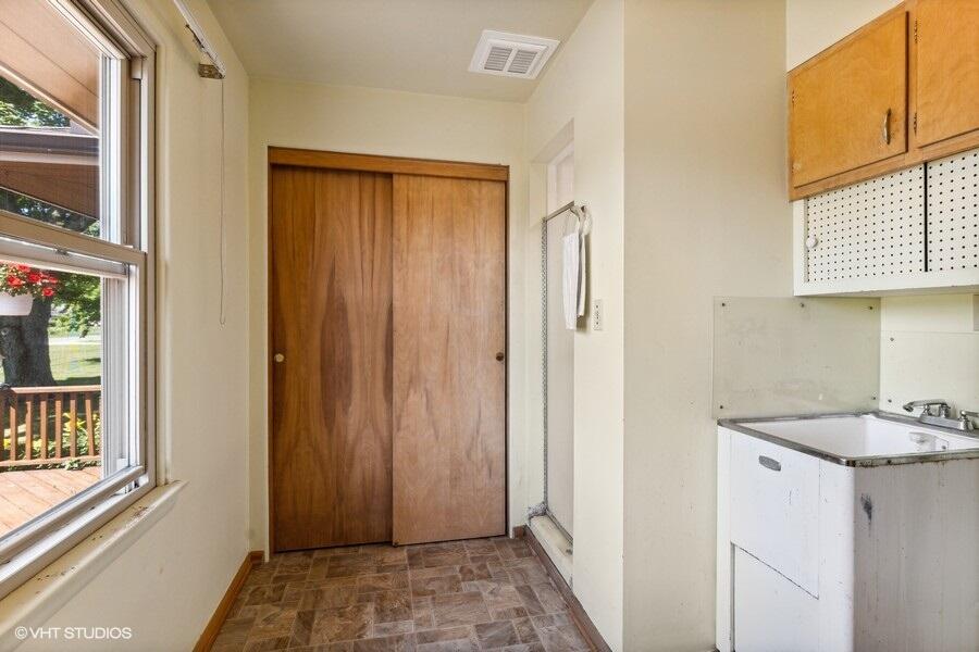 3955 Snow Road Bridgman, MI 49106 - Photo 30 of 43 Mudroom with shower