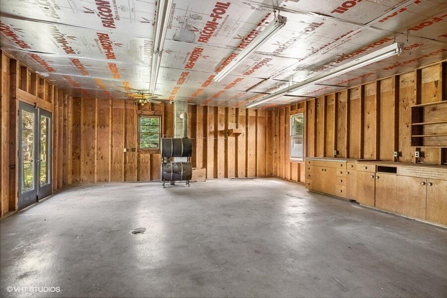 3955 Snow Road Bridgman, MI 49106 - Photo 34 of 43 Workshop attached
