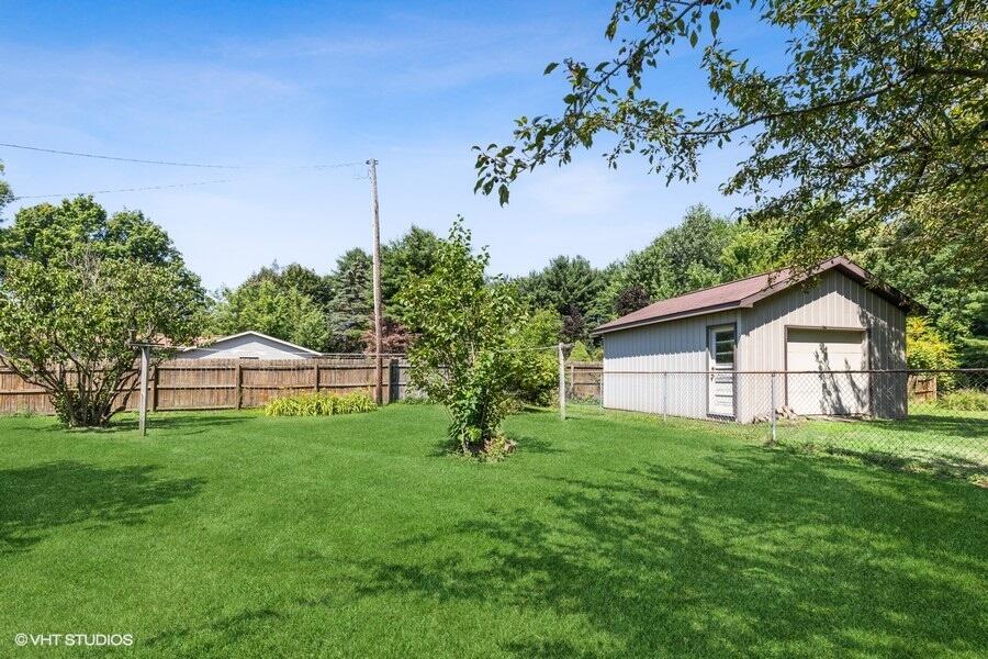 3955 Snow Road Bridgman, MI 49106 - Photo 40 of 43 Back yard