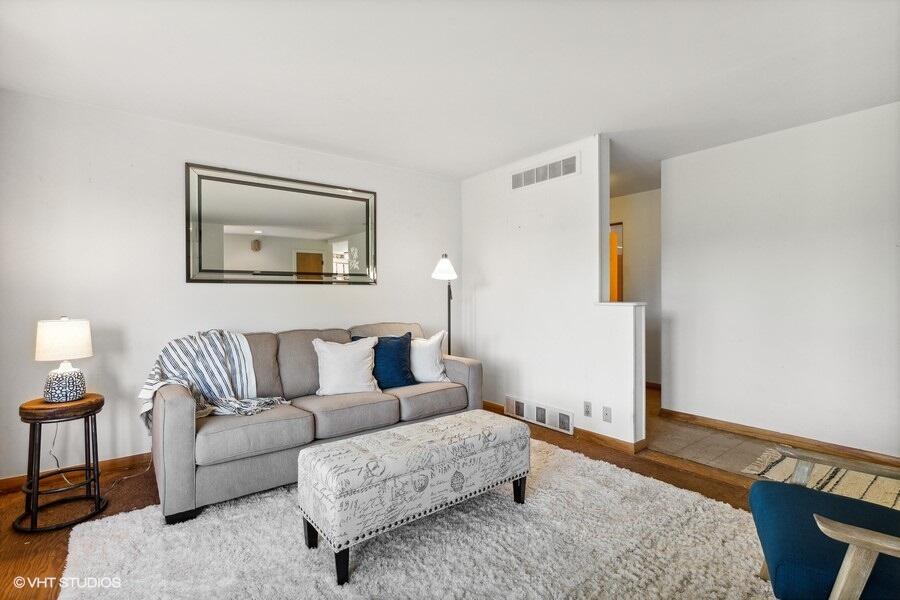 3955 Snow Road Bridgman, MI 49106 - Photo 6 of 43 living room