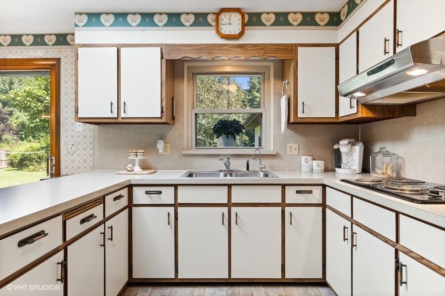 3955 Snow Road Bridgman, MI 49106 - Photo 10 of 43 Kitchen