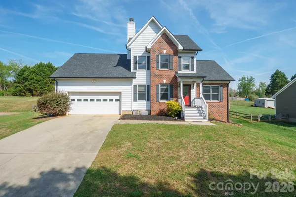 $365,980 | 5406 Winding Oak Drive, Hickory, NC 28602