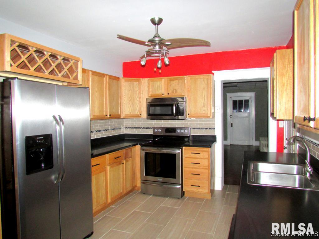 1344 South Walnut Street Springfield, IL 62704 - Photo 3 of 15 Gallery Image 3