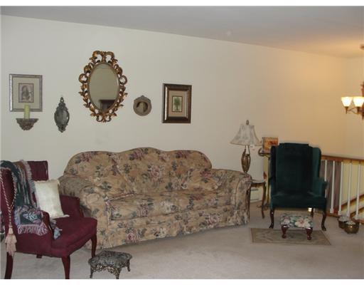 2670 Carousel Drive Springfield, OH 45503 - Photo 2 of 12