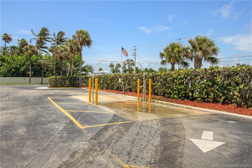 10680 South Ocean Drive, Unit 1005 Jensen Beach, FL 34957 - Photo 41 of 42 a view of a basketball court
