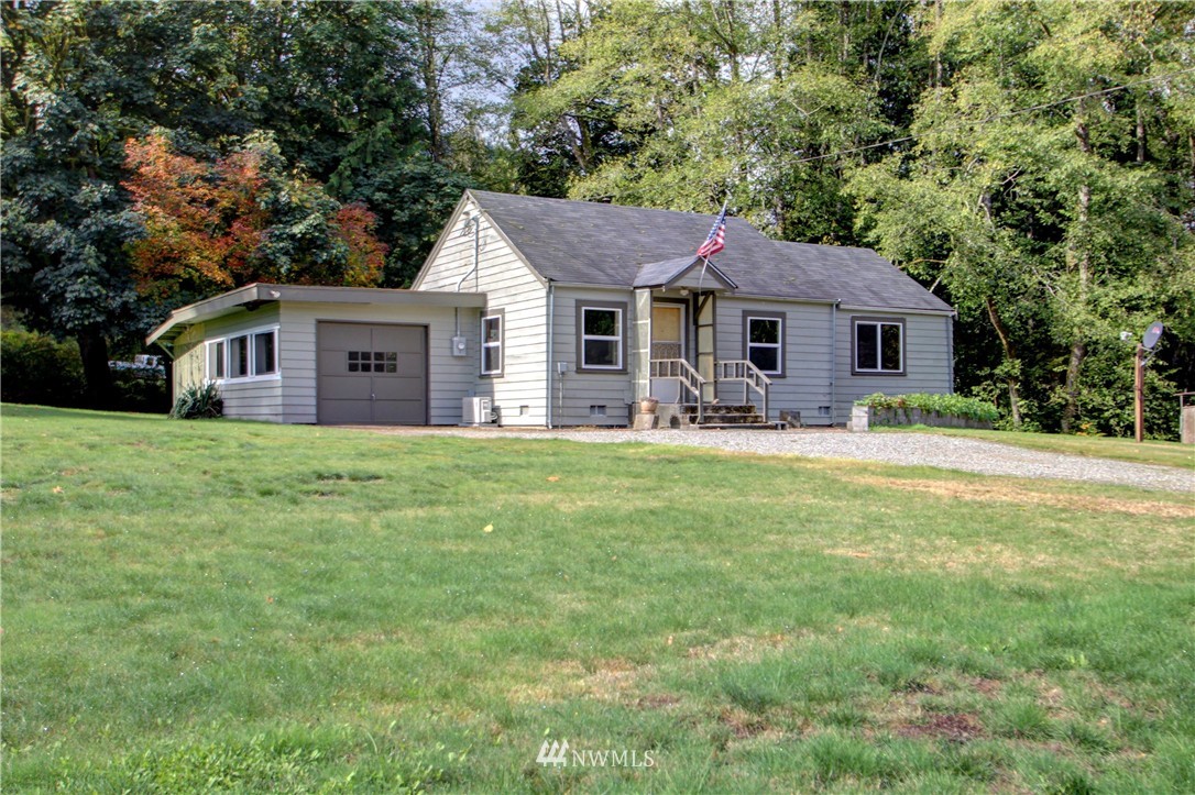 408 Lake Samish Road Bellingham, WA 98229 - Photo 1 of 25 Gallery Image 1