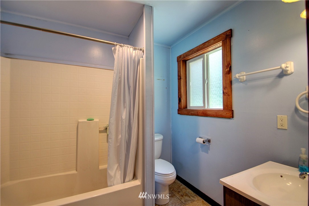 408 Lake Samish Road Bellingham, WA 98229 - Photo 18 of 25 Gallery Image 18