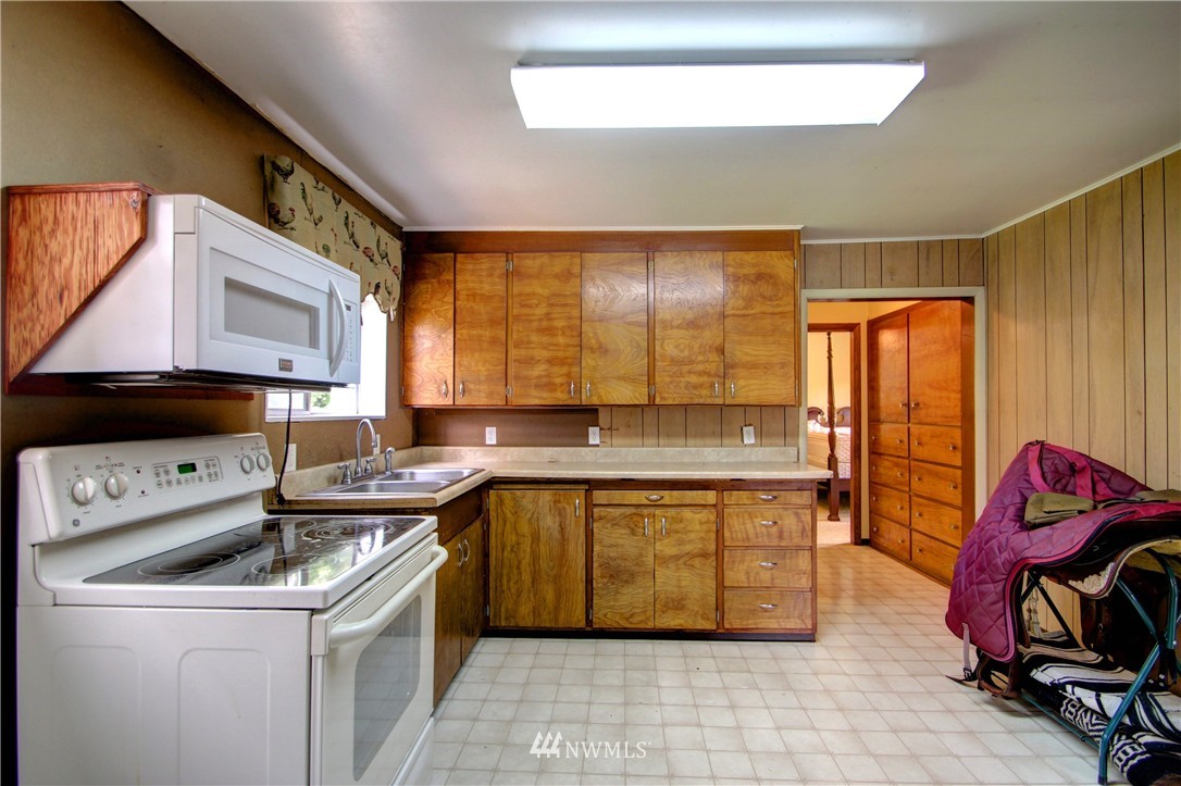 408 Lake Samish Road Bellingham, WA 98229 - Photo 8 of 25 Gallery Image 8