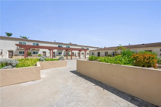 $4,250 | 120 South Francisca Avenue, Unit 6, Redondo Beach, CA 90277